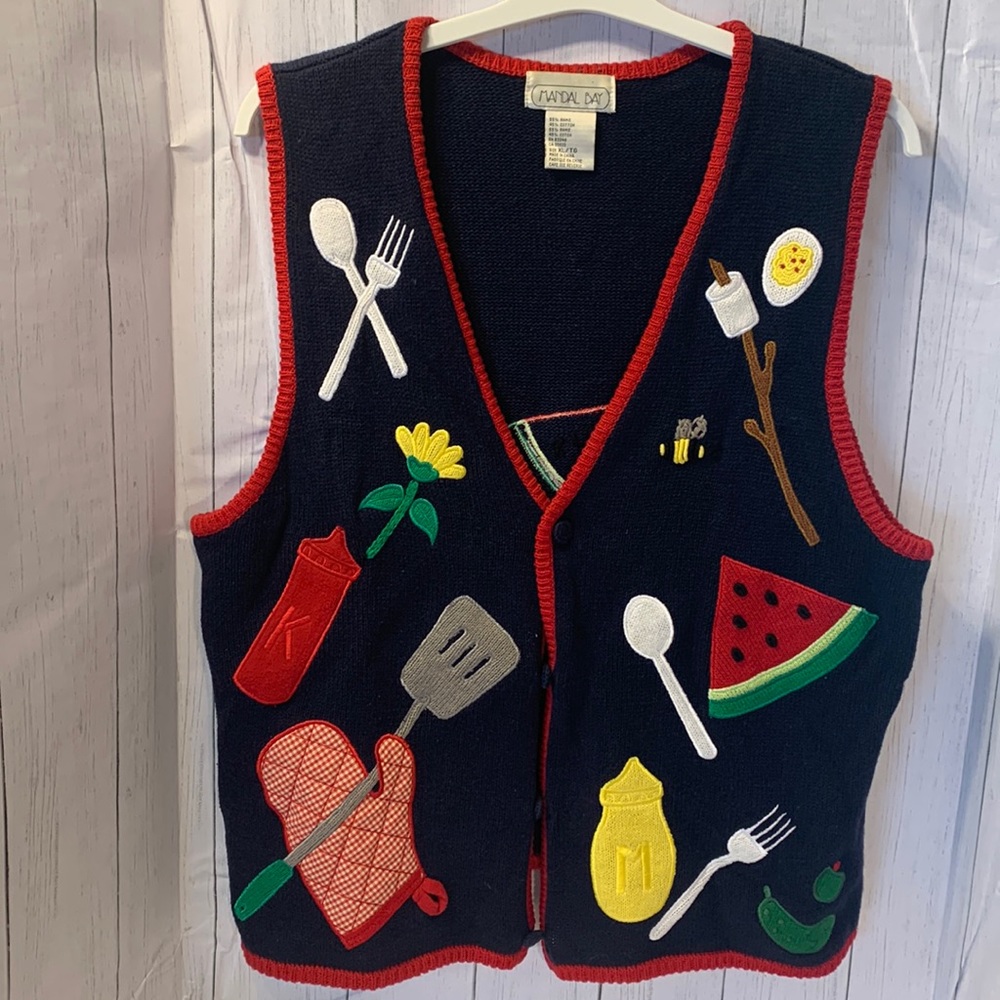 Vintage Mandal Bay Picnic theme sweater vest.  Size XL.
